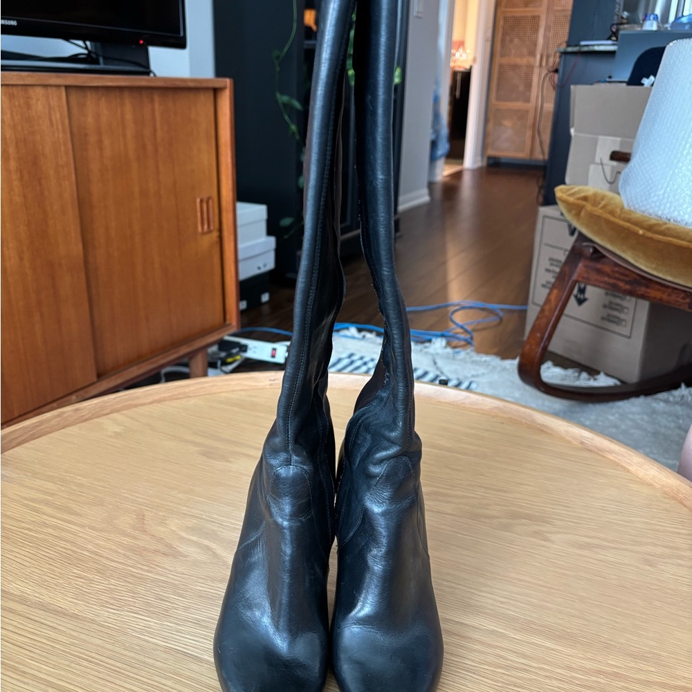Sleek Black Women's Heeled Boots